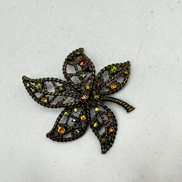 Vintage Avon Rhinestone Brooch Openwork Leaf Gold, Green Sparkling Gemstones - Picture 6 of 8